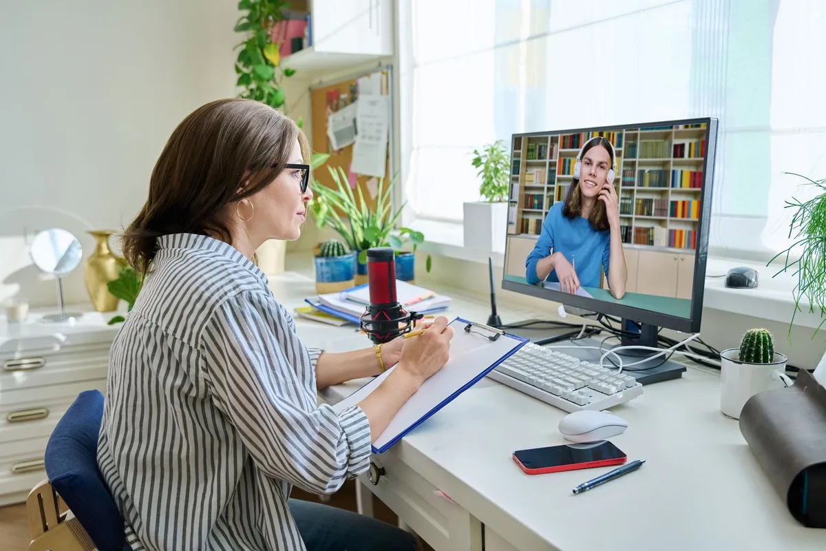 10 Signs It’s Time to Hire a Virtual Assistant and Boost Your Business