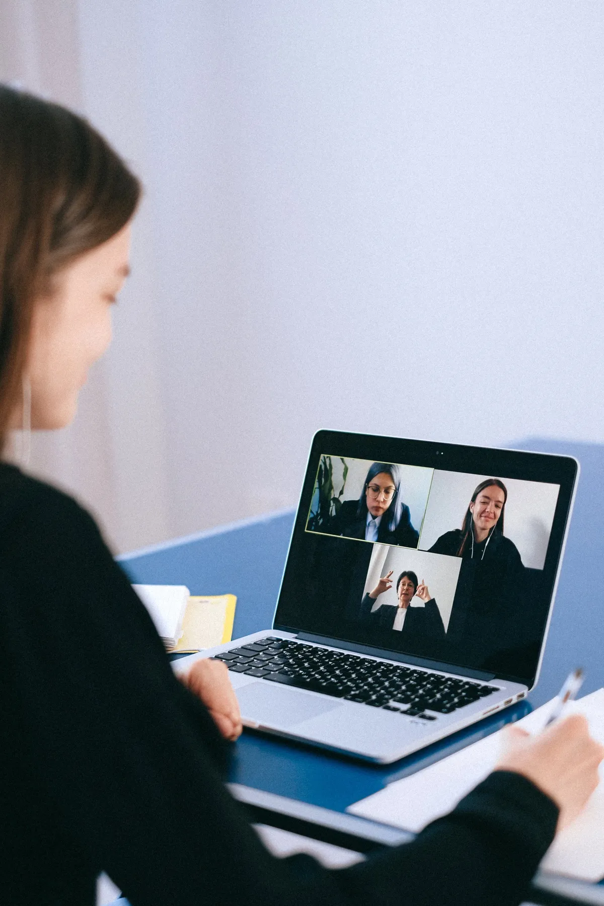 Virtual Vs. In-House Staffing: Making The Right Choice For Your Business